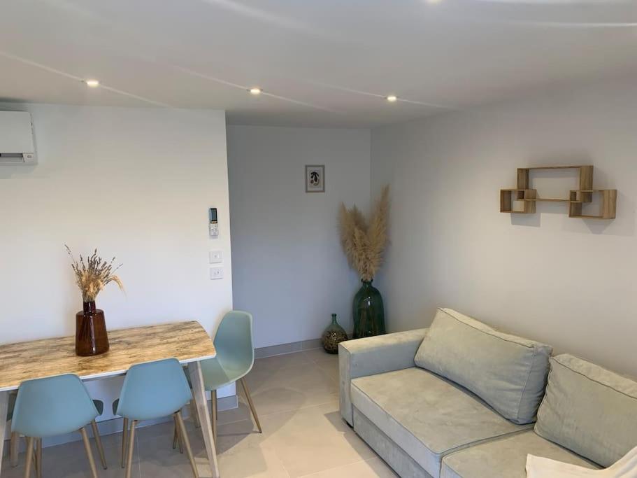 Maison De Vacances Toute Equipee A 5Mn Du Pont-Du-Gard Au Coeur De Sernhac Ngoại thất bức ảnh